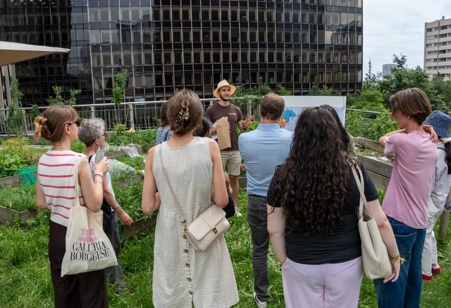 Employé de Gally tenant une formation